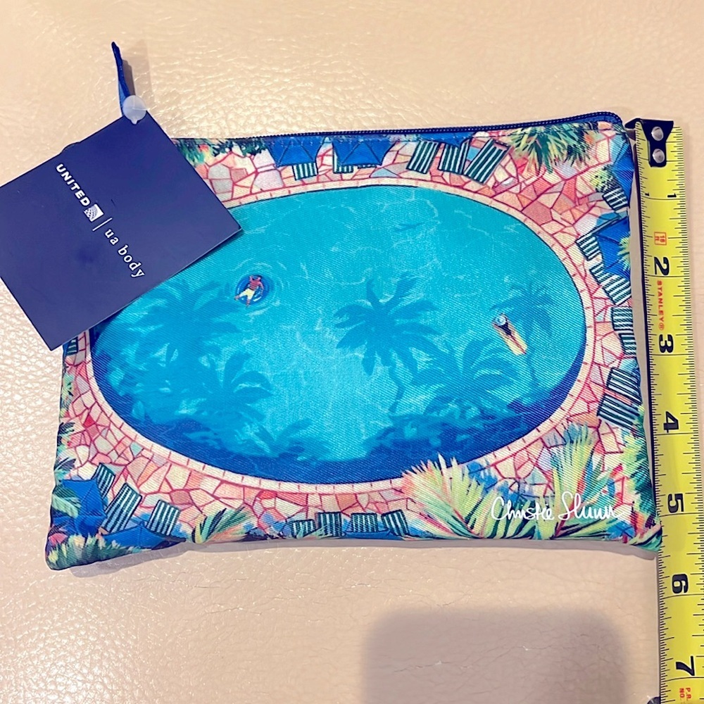 United Airlines Hawaii Amenity Kit with UA Body NWT pool - Picture 4 of 7